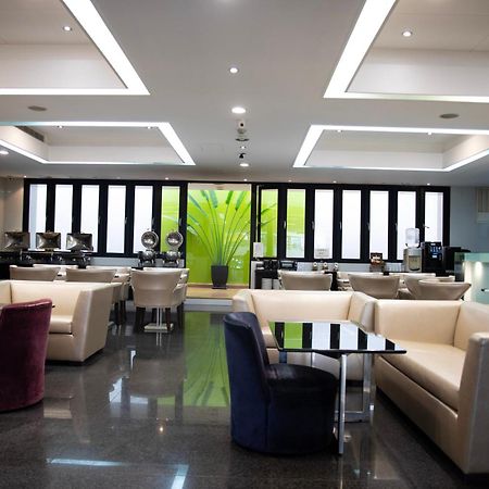 Kapok Hotel & Resorts Лодун Екстер'єр фото