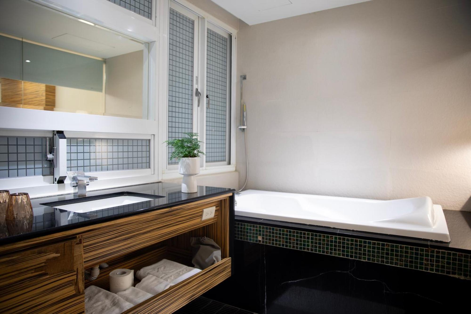 Kapok Hotel & Resorts Лодун Екстер'єр фото